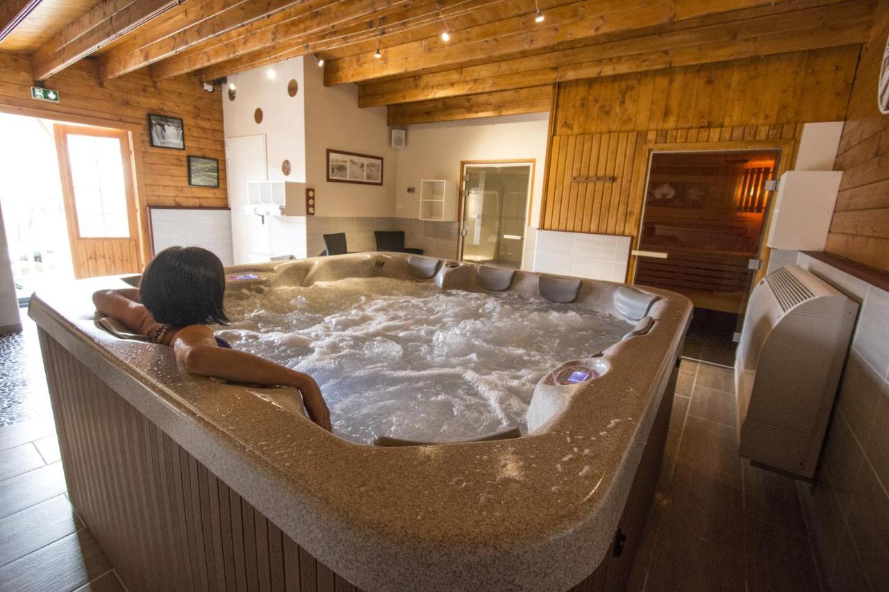 Logis Hotel Centrotel Et Spa Bulles D'Allier Montmarault Eksteriør billede