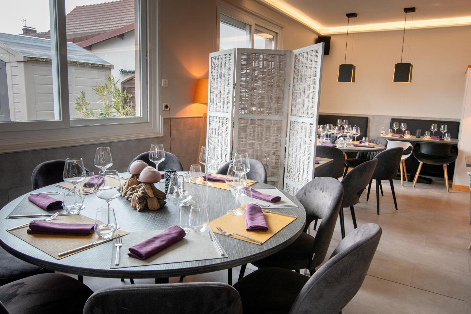 Logis Hotel Centrotel Et Spa Bulles D'Allier Montmarault Eksteriør billede